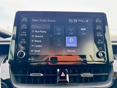 Used 2022 Toyota Corolla SE w/ SE Preferred Package FWD image 24
