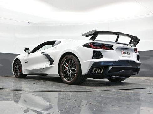 Used 2023 Chevrolet Corvette Stingray Premium Cpe w/ Z51 Performance Package RWD image 47