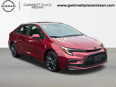 Used 2024 Toyota Corolla SE image 3