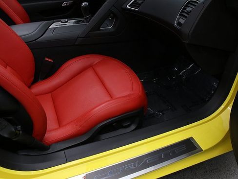 Used 2019 Chevrolet Corvette Stingray Coupe image 26