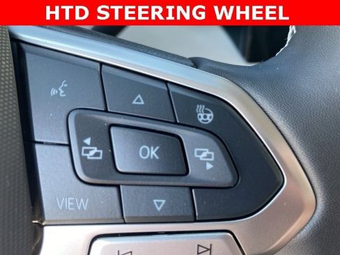 New 2025 Volkswagen Taos SE image 4