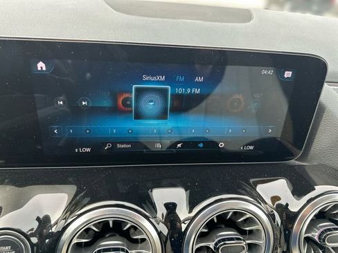 Used 2022 Mercedes-Benz GLA 250 4MATIC image 14
