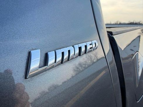 Used 2022 Toyota Tacoma Limited image 22