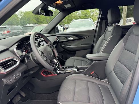 Used 2023 Chevrolet TrailBlazer RS w/ Technology Package AWD/4WD image 18