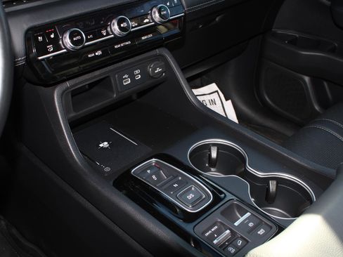 Used 2023 Honda Pilot Elite image 12