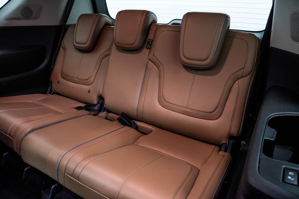 Used 2025 INFINITI QX80 Sensory AWD/4WD image 21