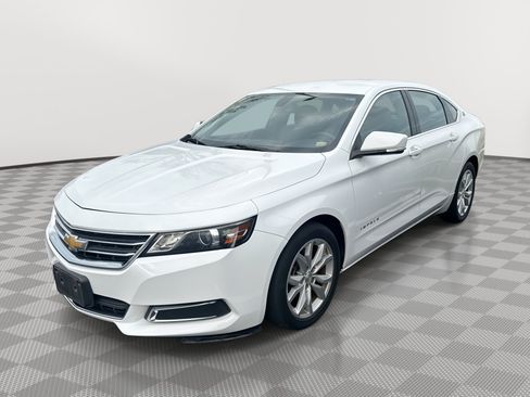 Used 2017 Chevrolet Impala LT FWD image 1