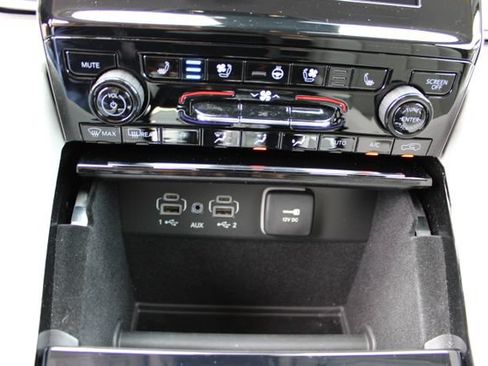 Used 2022 Jeep Grand Cherokee Overland AWD/4WD image 25