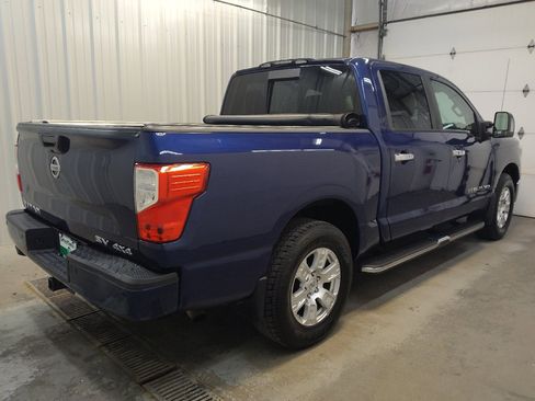 Used 2019 Nissan Titan SV w/ SV Convenience Package AWD/4WD image 10