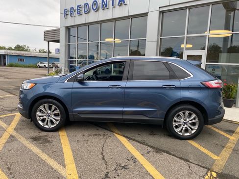 Used 2019 Ford Edge Titanium w/ Cold Weather Package AWD/4WD image 3