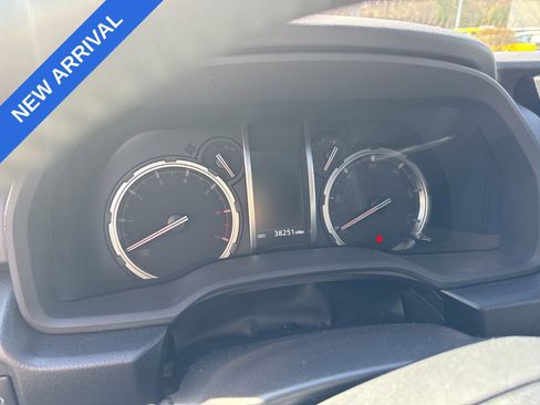 Used 2020 Toyota 4Runner Venture w/ Moonroof Package image 7