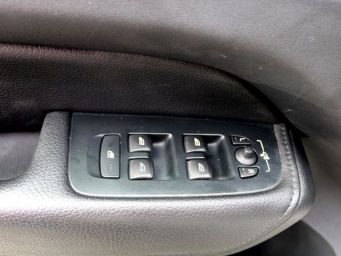 Used 2022 Volvo XC60 B5 Momentum image 15