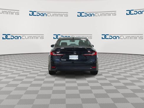 Used 2026 Toyota Camry XLE AWD/4WD image 7