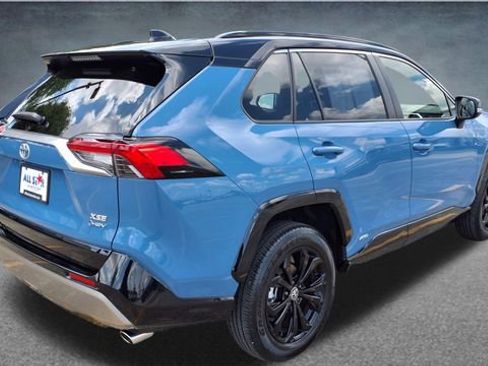 Used 2025 Toyota RAV4 XSE AWD/4WD image 8