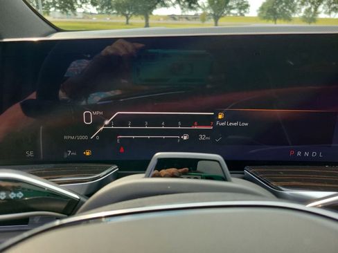 New 2025 Cadillac Escalade Premium Luxury image 32