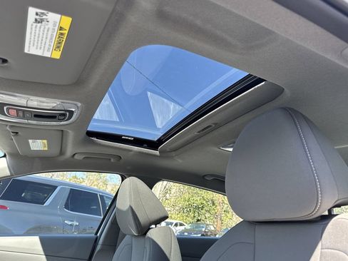 New 2025 Hyundai Elantra SEL FWD image 25