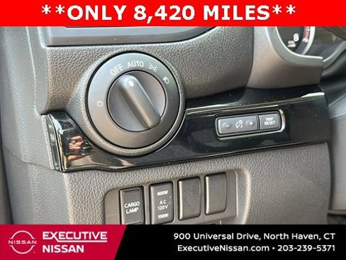 Certified 2024 Nissan Titan SV w/ SV Convenience Package image 12