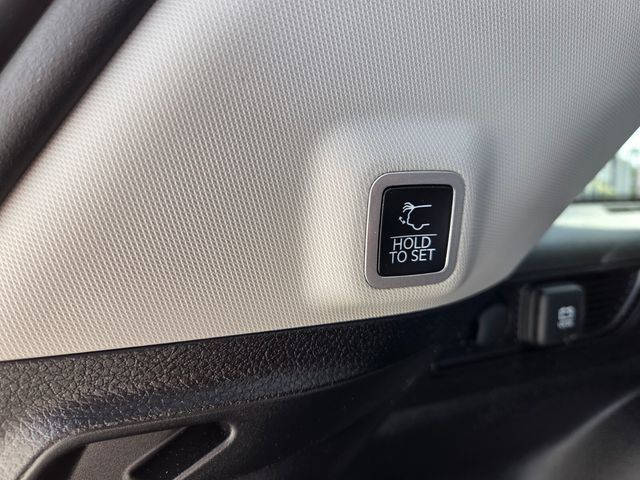 Used 2024 Jeep Grand Cherokee Limited RWD image 10