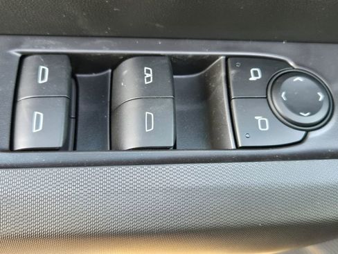 New 2026 GMC Canyon Elevation w/ Convenience Package image 16