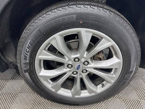 Used 2023 Ford Explorer XLT w/ Equipment Group 202A AWD/4WD image 9