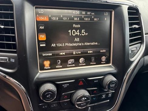 Used 2015 Jeep Grand Cherokee Altitude AWD/4WD image 13