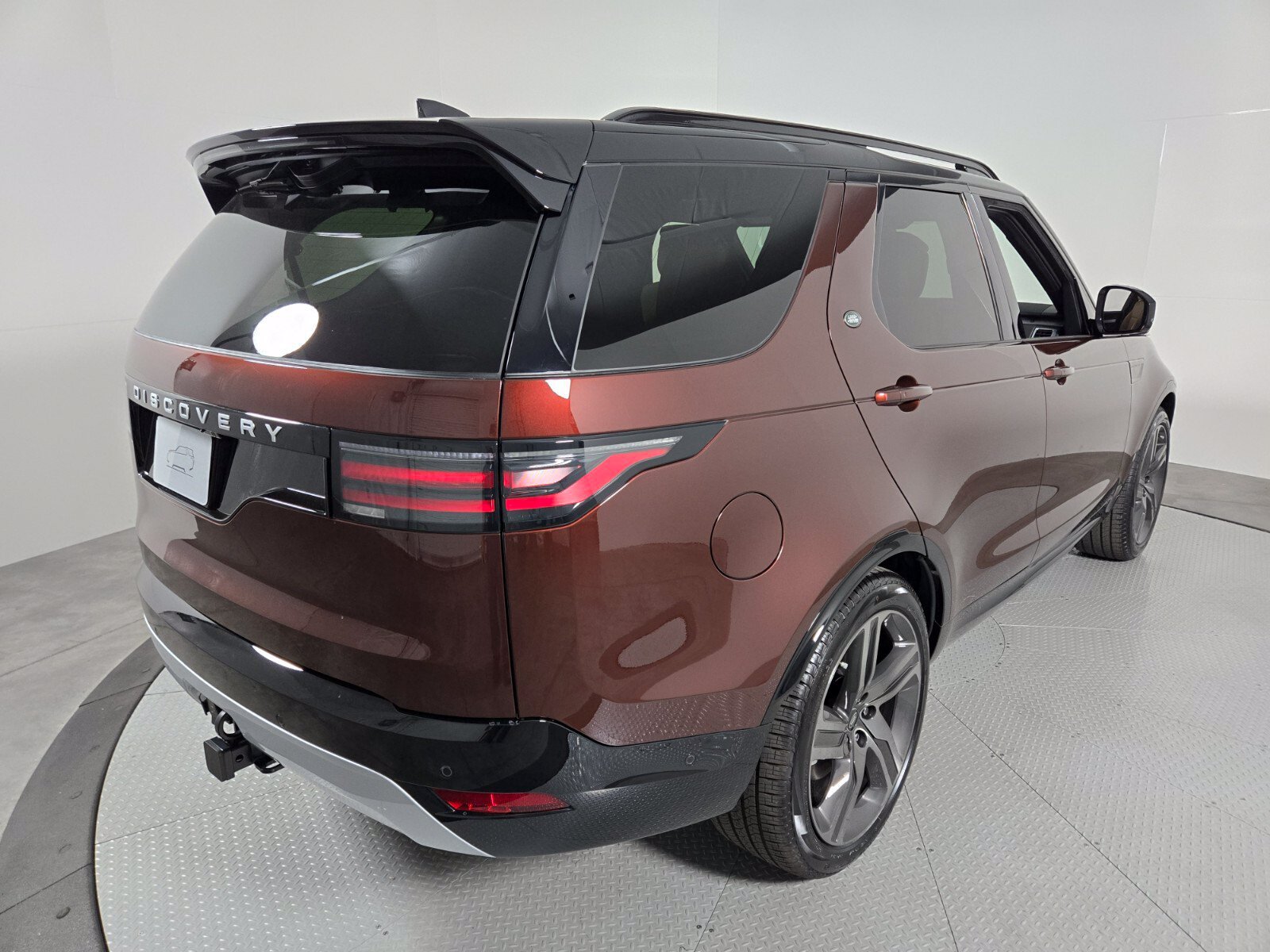 New 2026 Land Rover Discovery Limited Edition AWD/4WD image 2