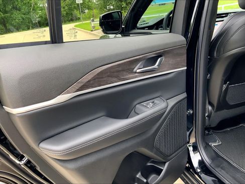 New 2026 Jeep Grand Cherokee Altitude RWD image 18