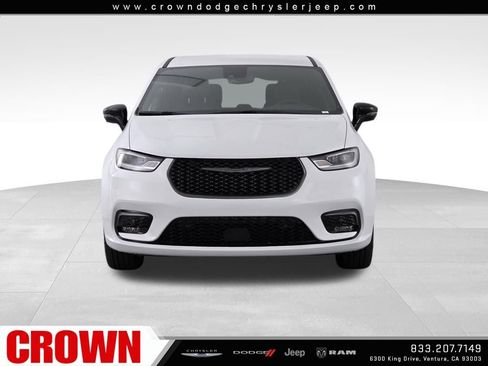 New 2026 Chrysler Pacifica Select image 2