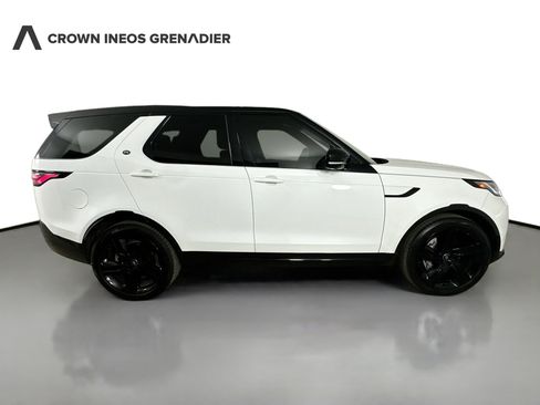 Used 2024 Land Rover Discovery Dynamic SE AWD/4WD image 4