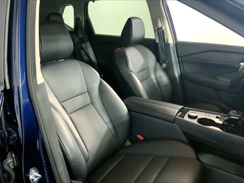 Used 2025 Nissan Rogue SV w/ SV Premium Package image 7