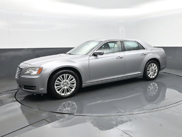 Used 2014 Chrysler 300 AWD image 5