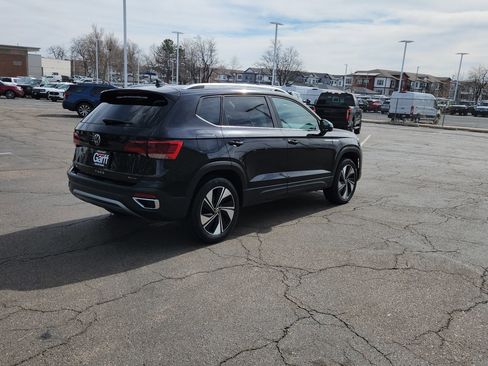 Used 2024 Volkswagen Taos SE AWD/4WD image 15