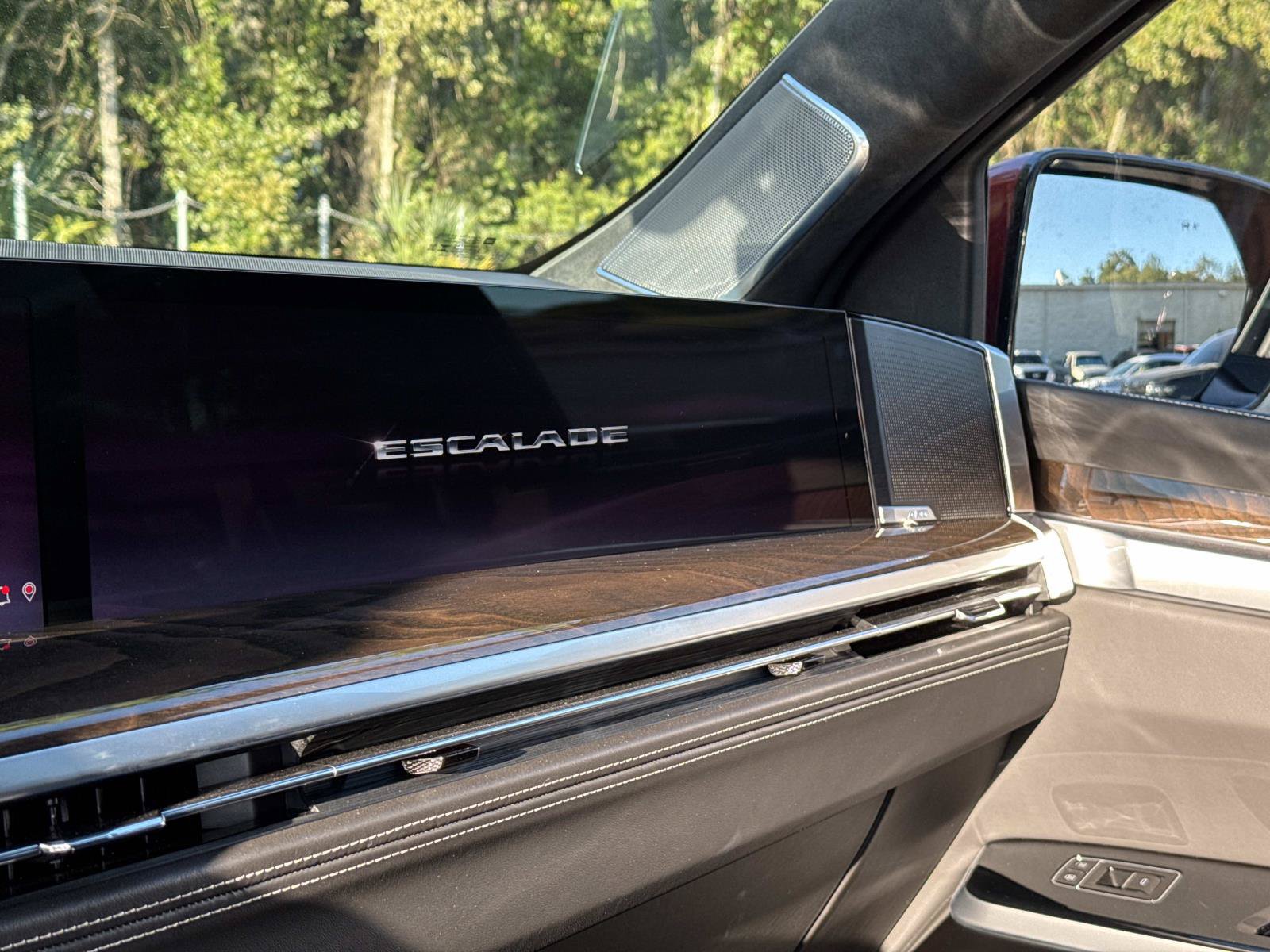 Used 2025 Cadillac Escalade Sport Platinum AWD/4WD image 24