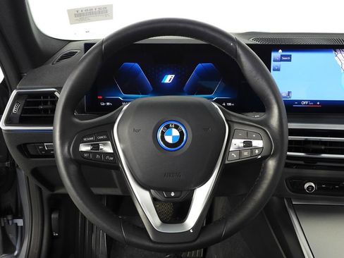 Used 2023 BMW i4 eDrive35 w/ Premium Package RWD image 27