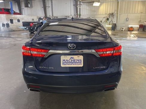 Used 2014 Toyota Avalon Limited w/ Technology Package FWD image 5