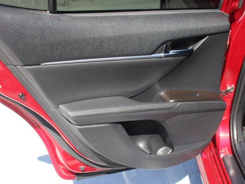 Certified 2021 Toyota Camry XLE FWD image 13