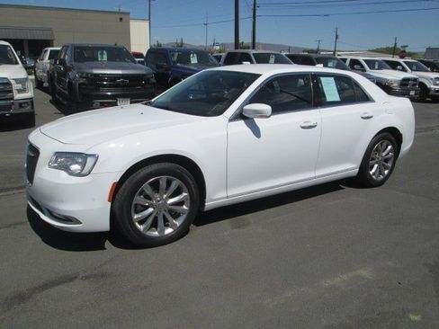 Used 2021 Chrysler 300 Touring L AWD/4WD image 1