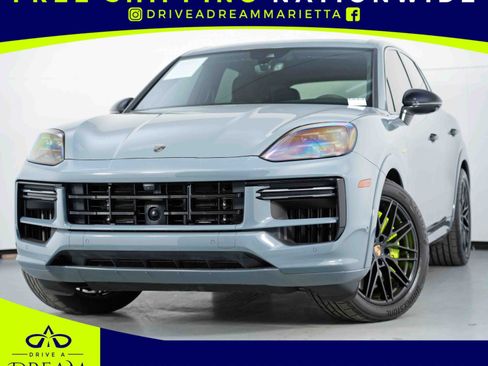 Used 2024 Porsche Cayenne Turbo image 1