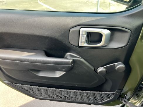 Used 2022 Jeep Wrangler Sport image 13