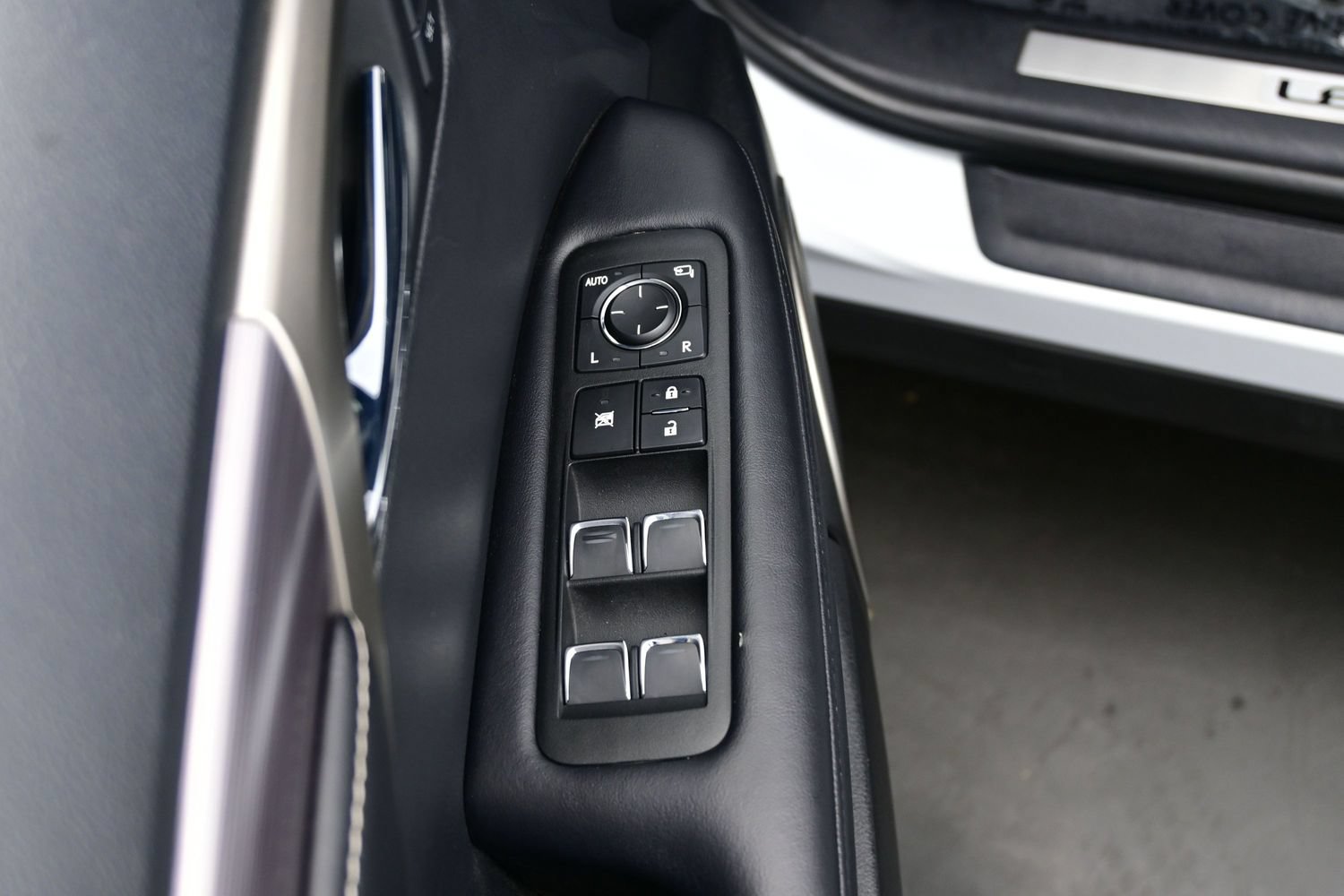 Used 2020 Lexus RX 350 F Sport w/ Cold Weather Package AWD/4WD image 10