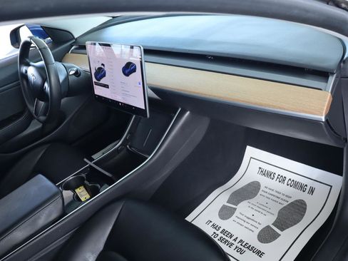 Used 2019 Tesla Model 3 Mid Range image 34