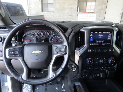 Used 2021 Chevrolet Silverado 2500 LT w/ Texas Edition AWD/4WD image 15