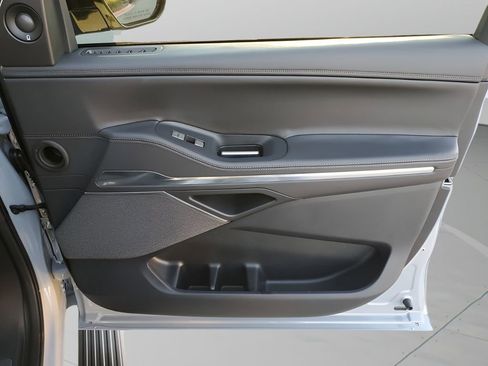 Used 2025 Lincoln Navigator L Reserve w/ Jet Appearance Package image 13