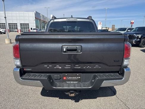Certified 2021 Toyota Tacoma TRD Off-Road AWD/4WD image 11