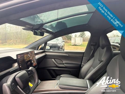 Used 2023 Tesla Model X image 17