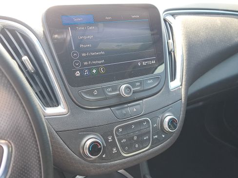 Used 2020 Chevrolet Malibu LT image 26