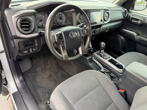 Certified 2019 Toyota Tacoma TRD Sport AWD/4WD image 13