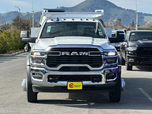 New 2025 RAM 5500 Tradesman AWD/4WD image 10