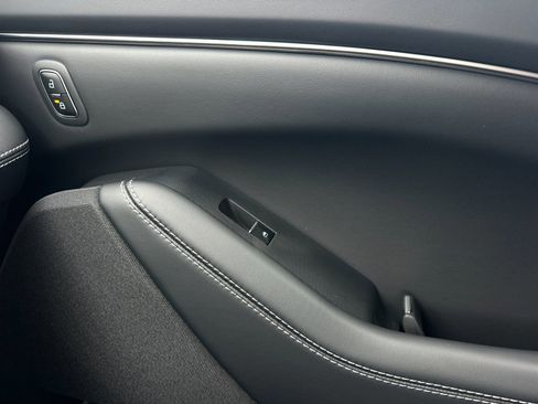 New 2025 Ford Mustang Mach-E Select image 18