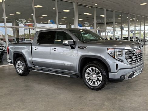Used 2025 GMC Sierra 1500 Denali w/ Technology Package image 7